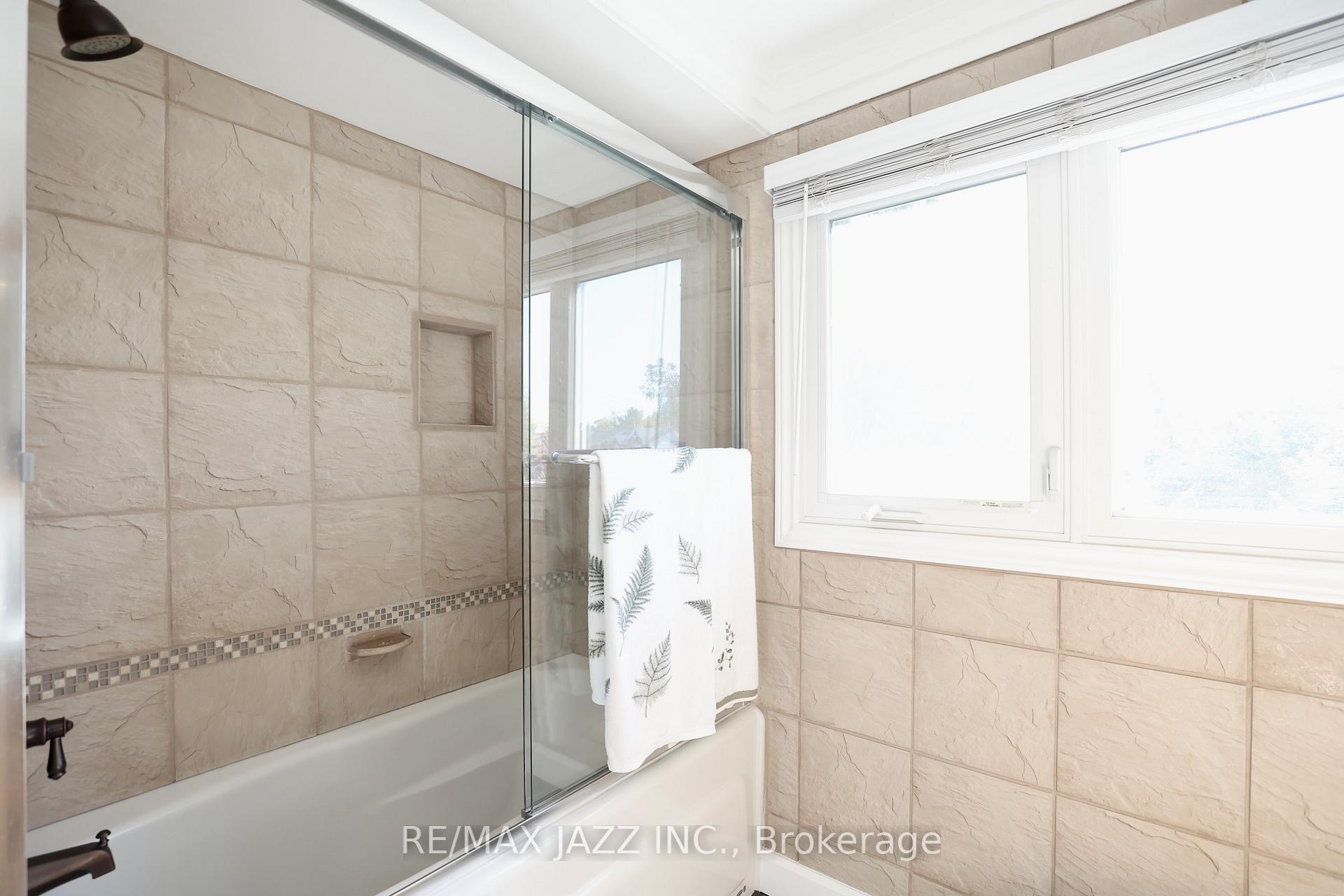 Photo 9 of 97 Stuart Road, Clarington, Courtice — HOMEH