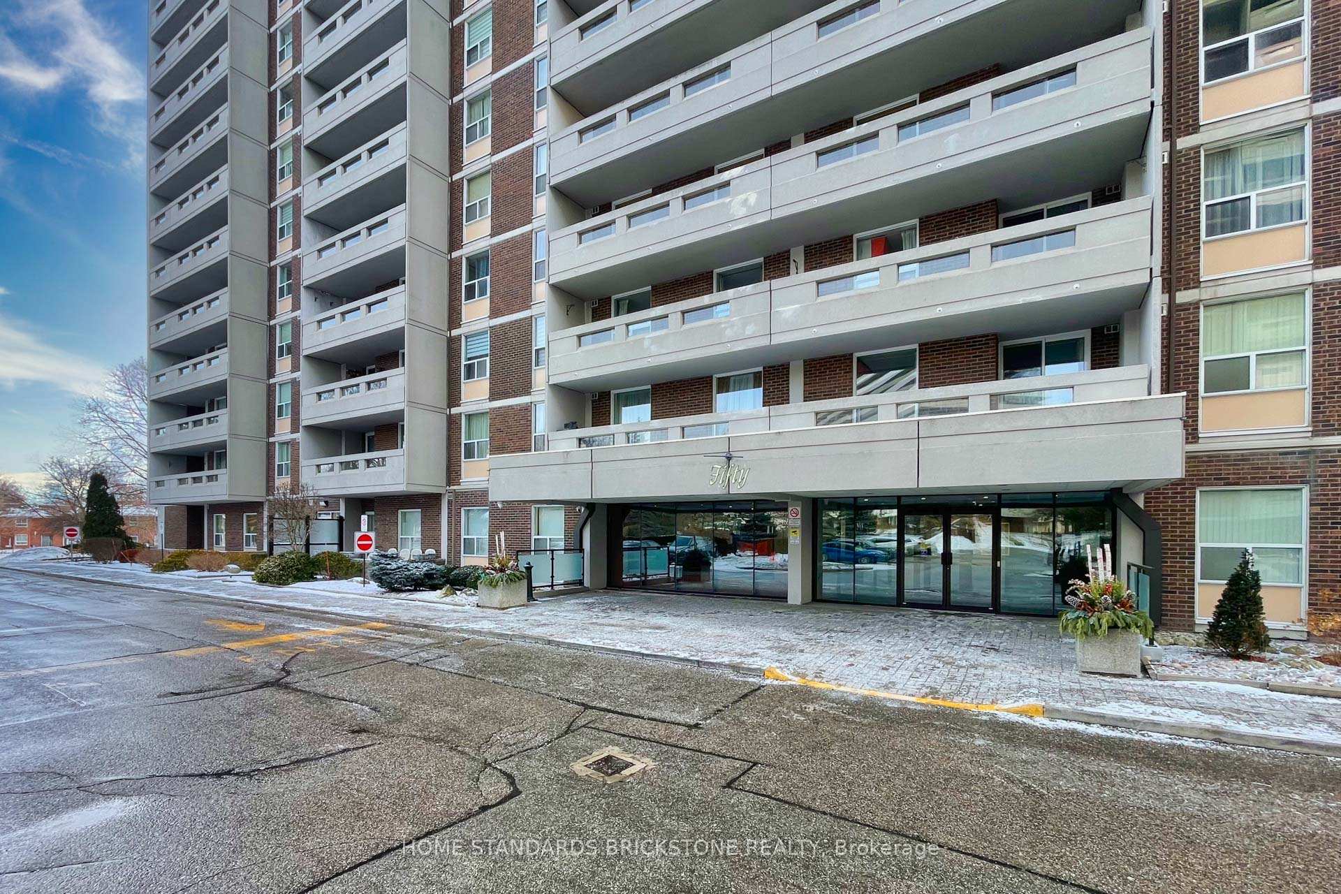Front of Unit 1005, 50 Inverlochy Boulevard