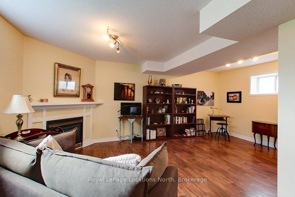 Photo 16 of 250 Cedar Street, Collingwood — HOMEH