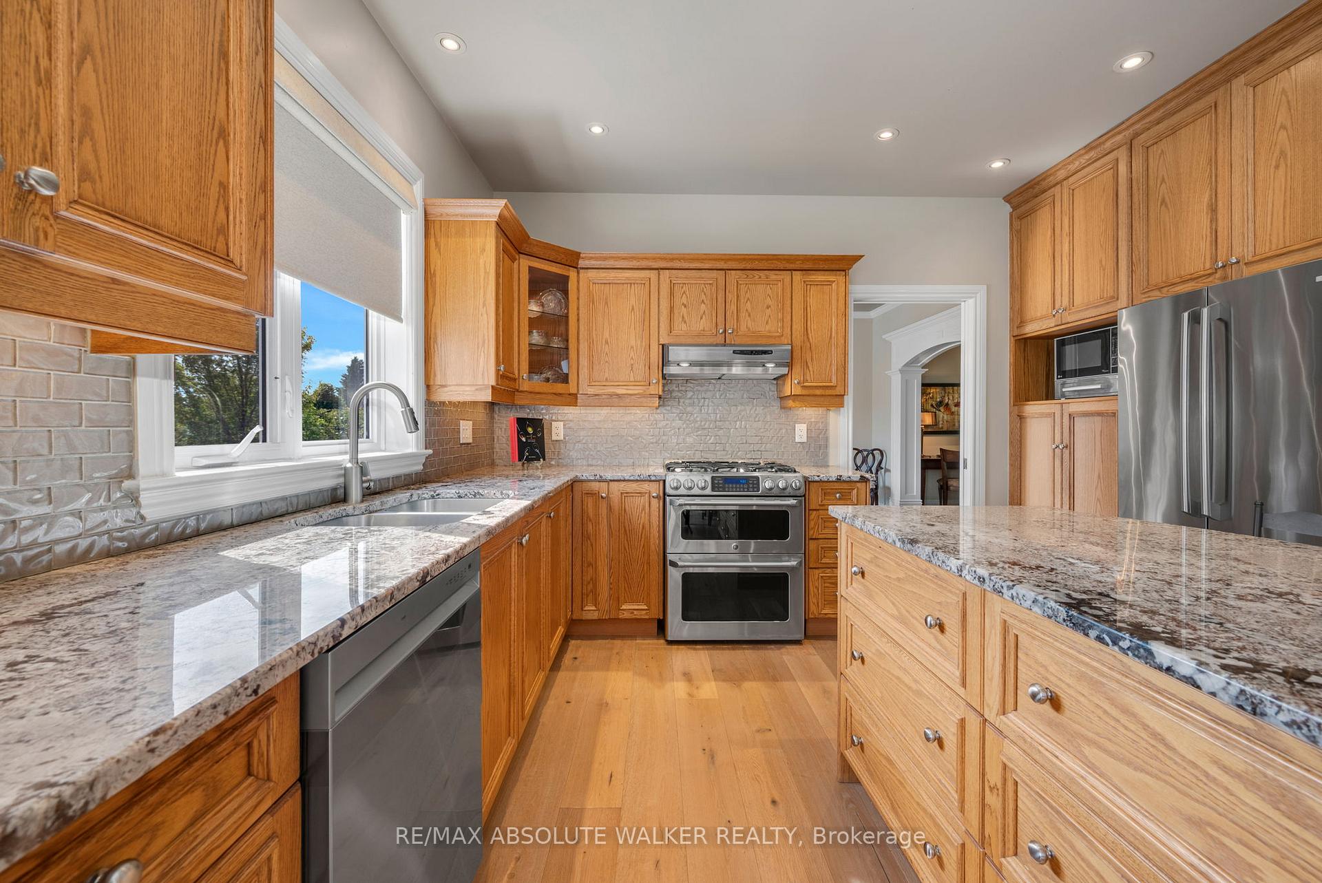 Photo 13 of 185 Glenncastle Drive, Ottawa, Carp — HOMEH