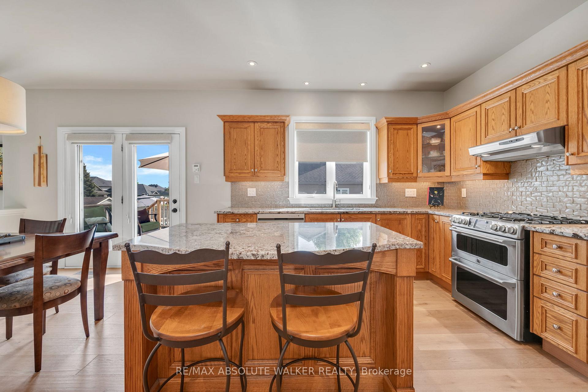 Photo 14 of 185 Glenncastle Drive, Ottawa, Carp — HOMEH