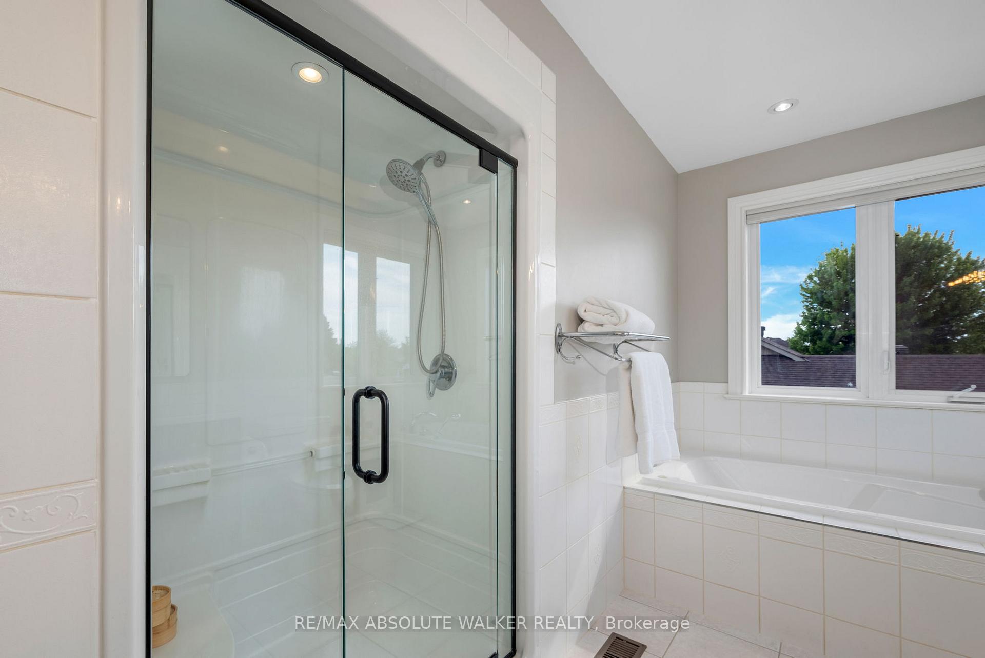 Photo 25 of 185 Glenncastle Drive, Ottawa, Carp — HOMEH
