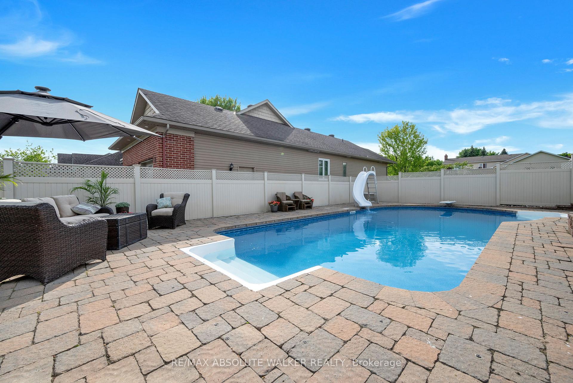 Photo 43 of 185 Glenncastle Drive, Ottawa, Carp — HOMEH