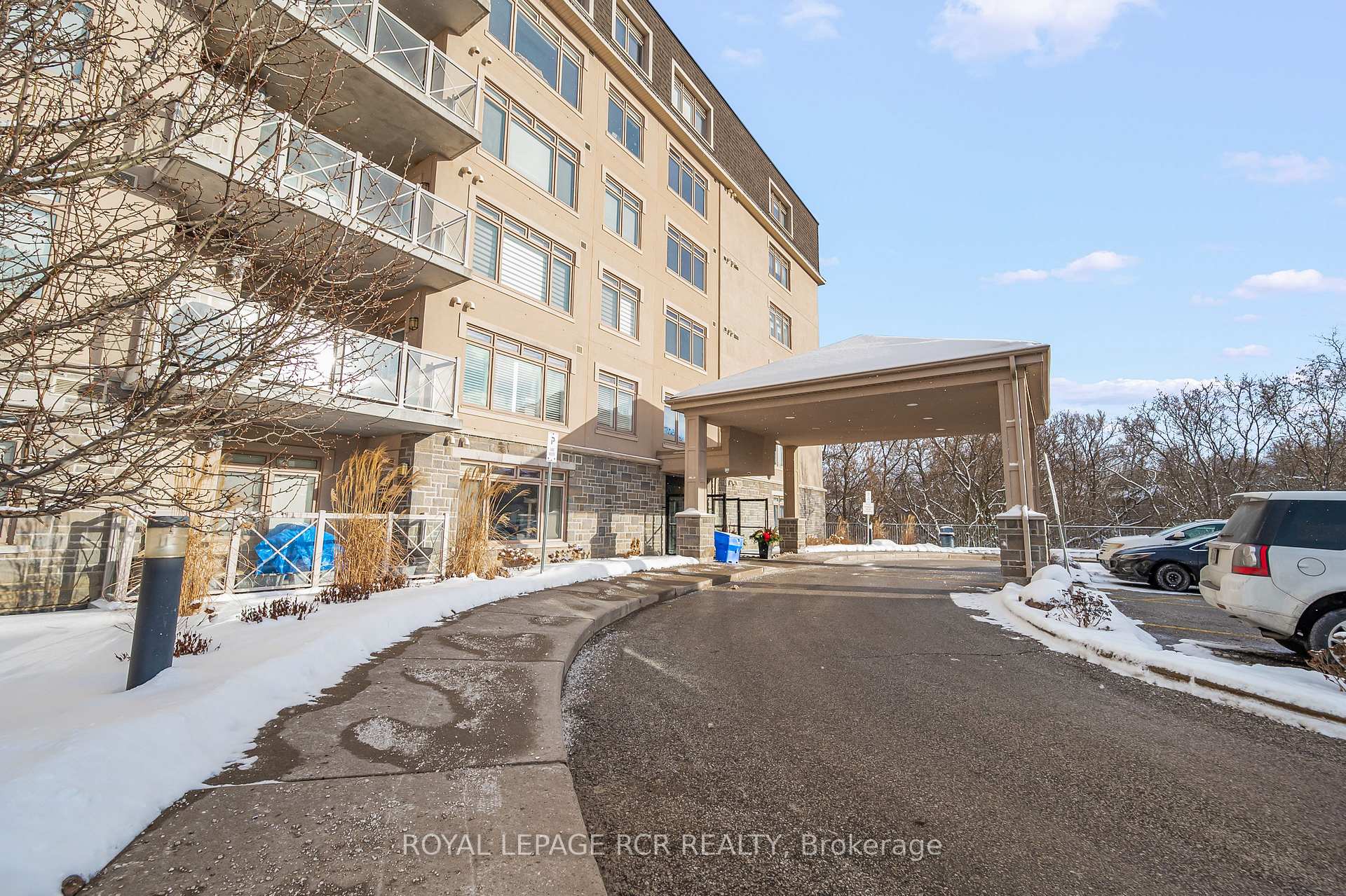 Photo 3 of Unit 411, 149 Church Street, King, Schomberg — HOMEH