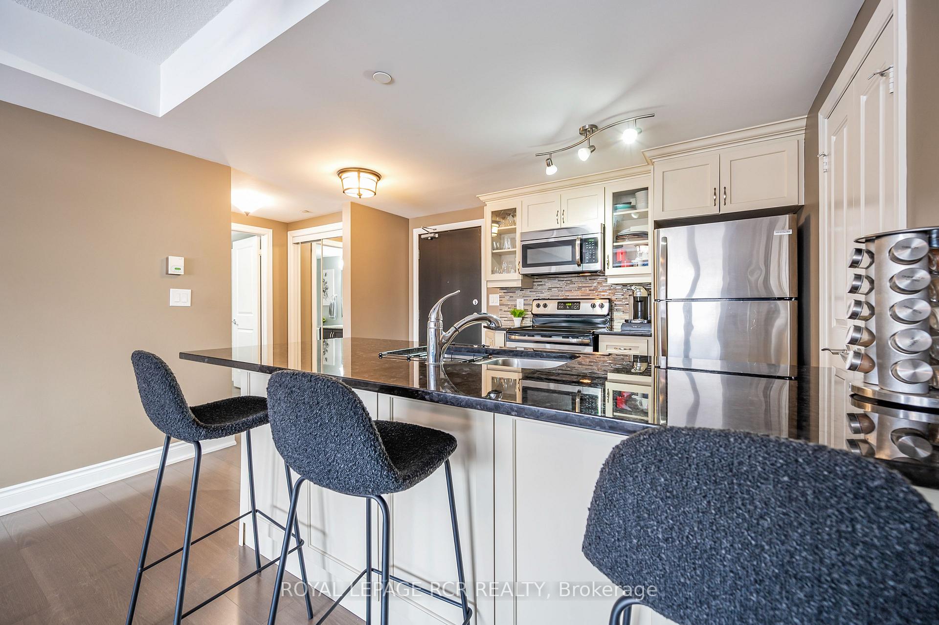 Photo 7 of Unit 411, 149 Church Street, King, Schomberg — HOMEH