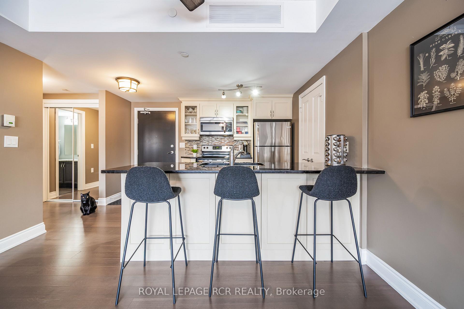 Photo 15 of Unit 411, 149 Church Street, King, Schomberg — HOMEH