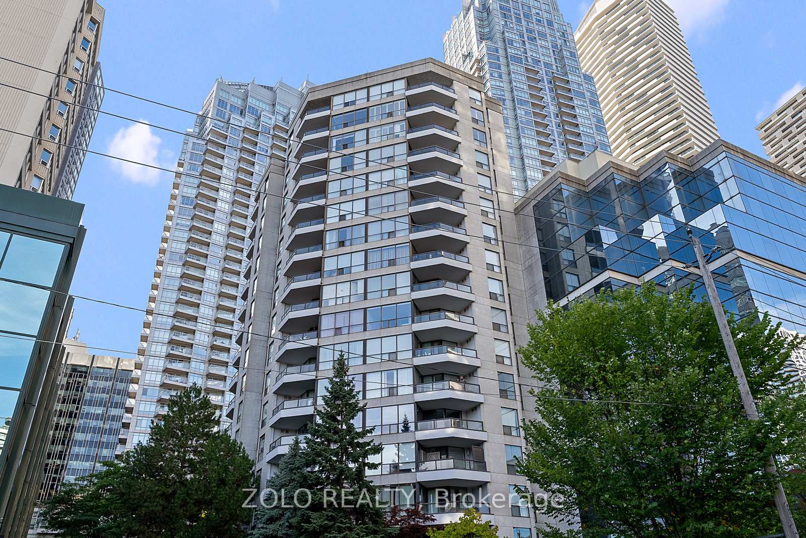 Front of Unit 1701, 30 Holly Street