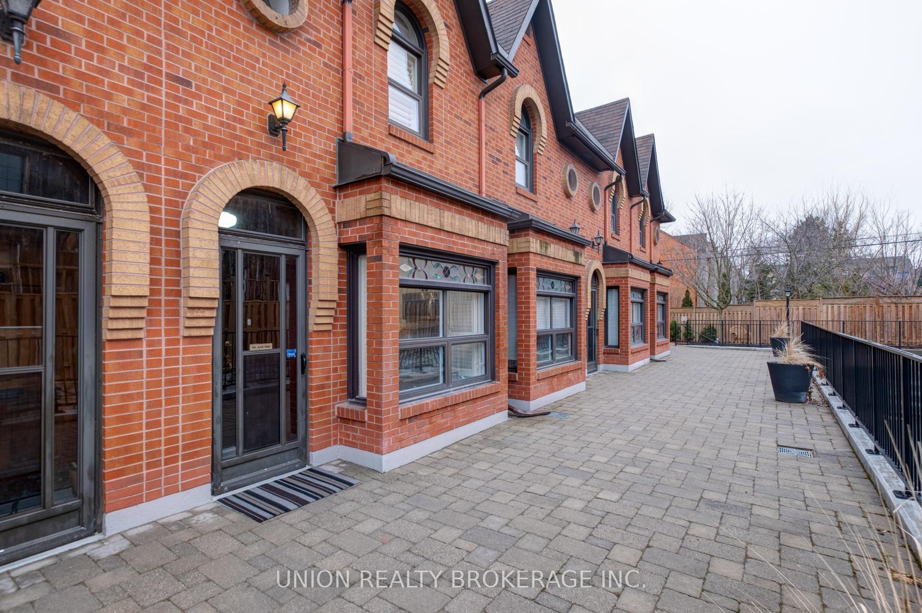 Front of Unit 9, 90 Kippendavie Avenue