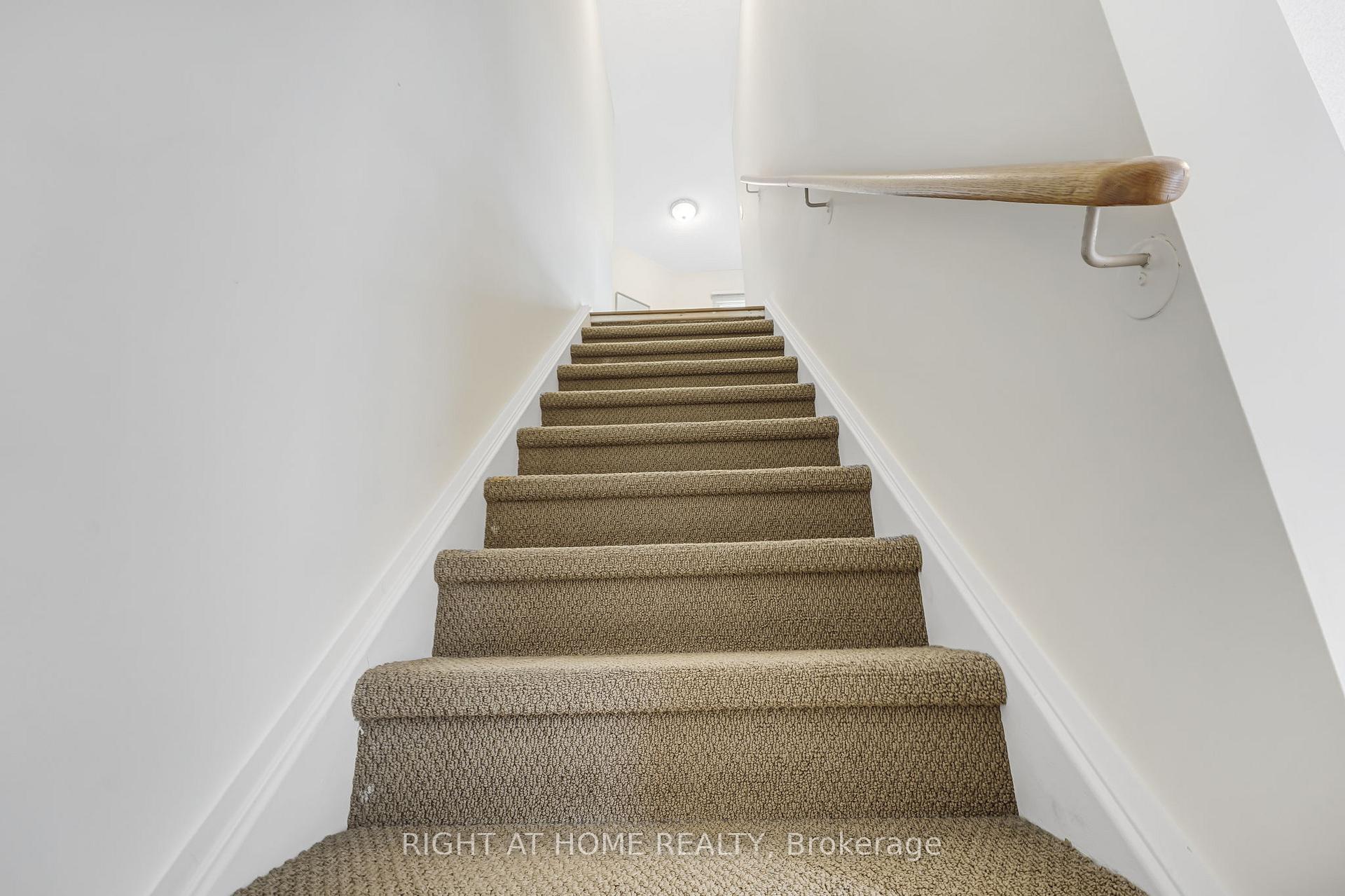Photo 4 of Unit 48, 119 D'ambrosio Drive, Barrie, Painswick North — HOMEH