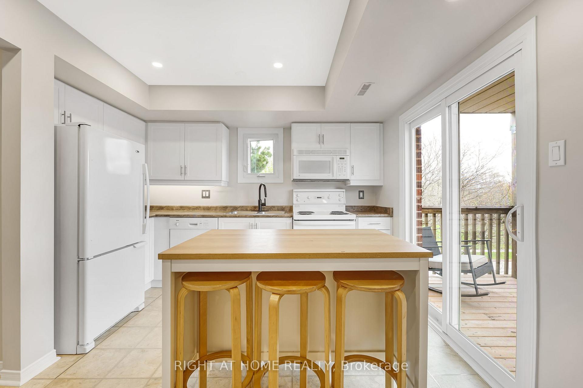 Photo 7 of Unit 48, 119 D'ambrosio Drive, Barrie, Painswick North — HOMEH