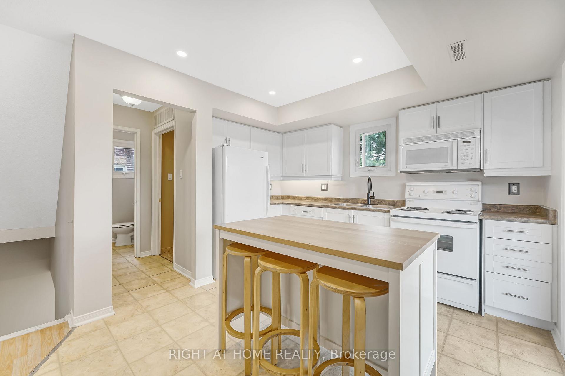 Photo 8 of Unit 48, 119 D'ambrosio Drive, Barrie, Painswick North — HOMEH