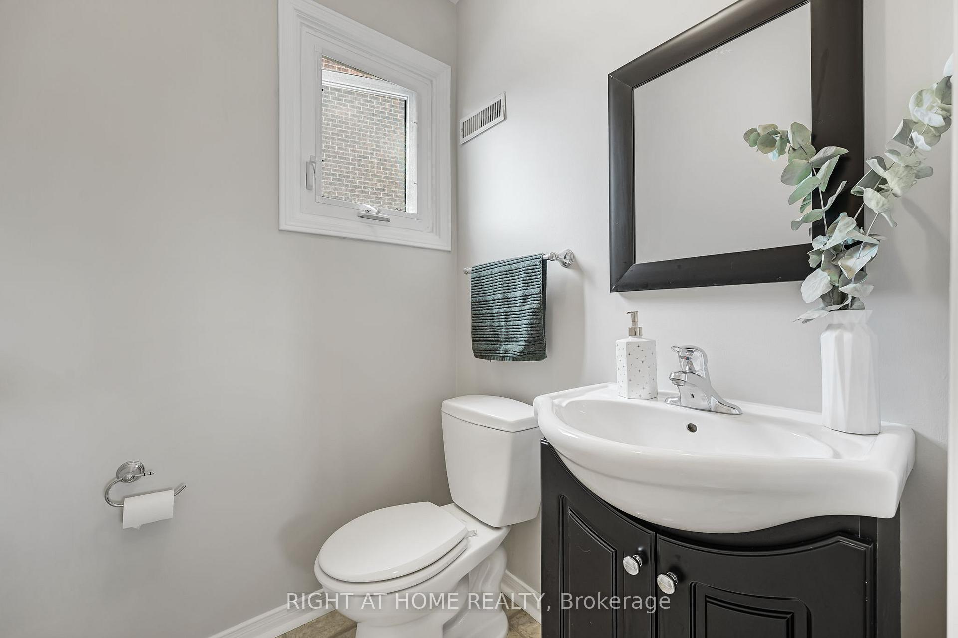 Photo 11 of Unit 48, 119 D'ambrosio Drive, Barrie, Painswick North — HOMEH