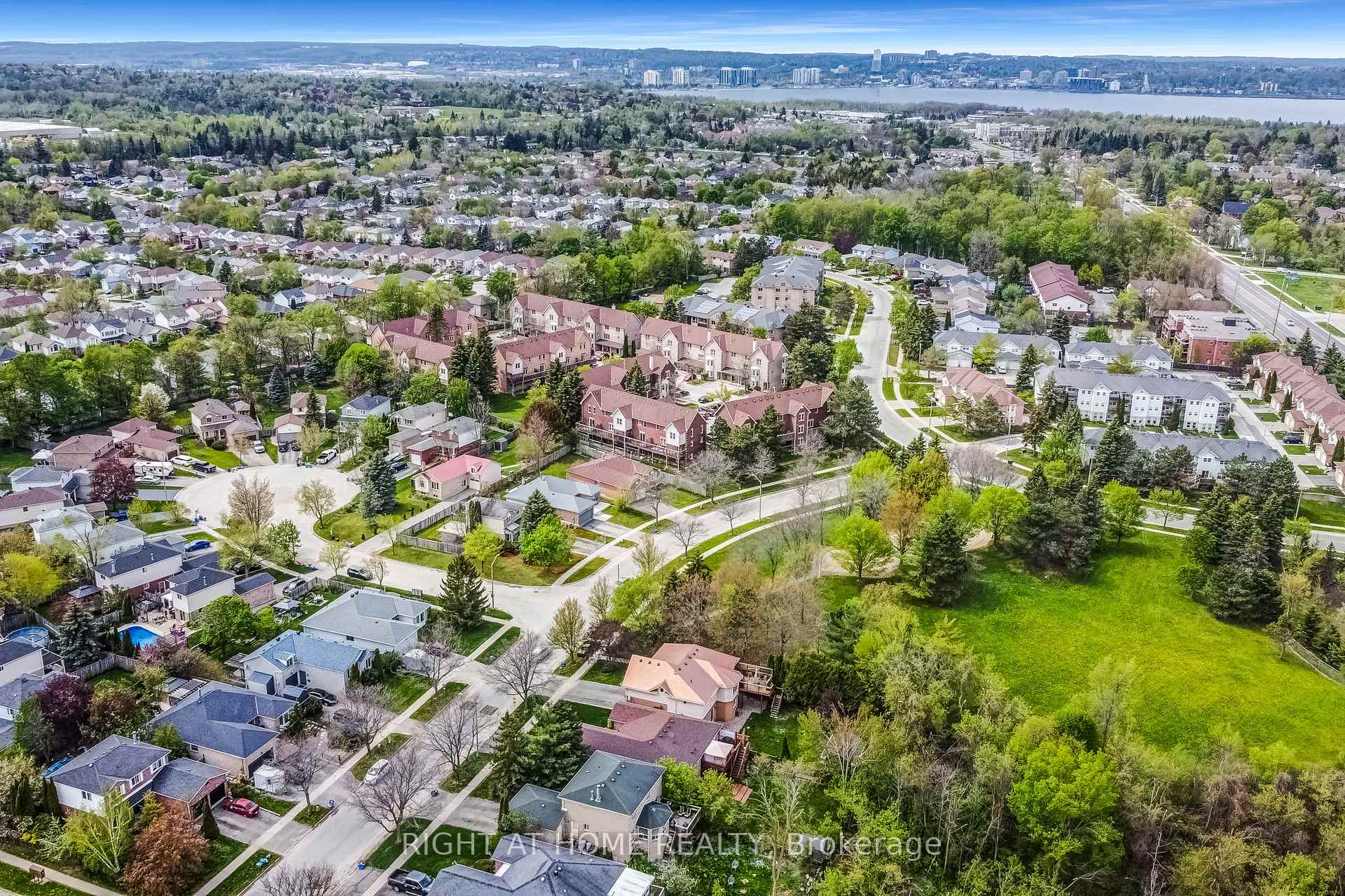 Photo 22 of Unit 48, 119 D'ambrosio Drive, Barrie, Painswick North — HOMEH