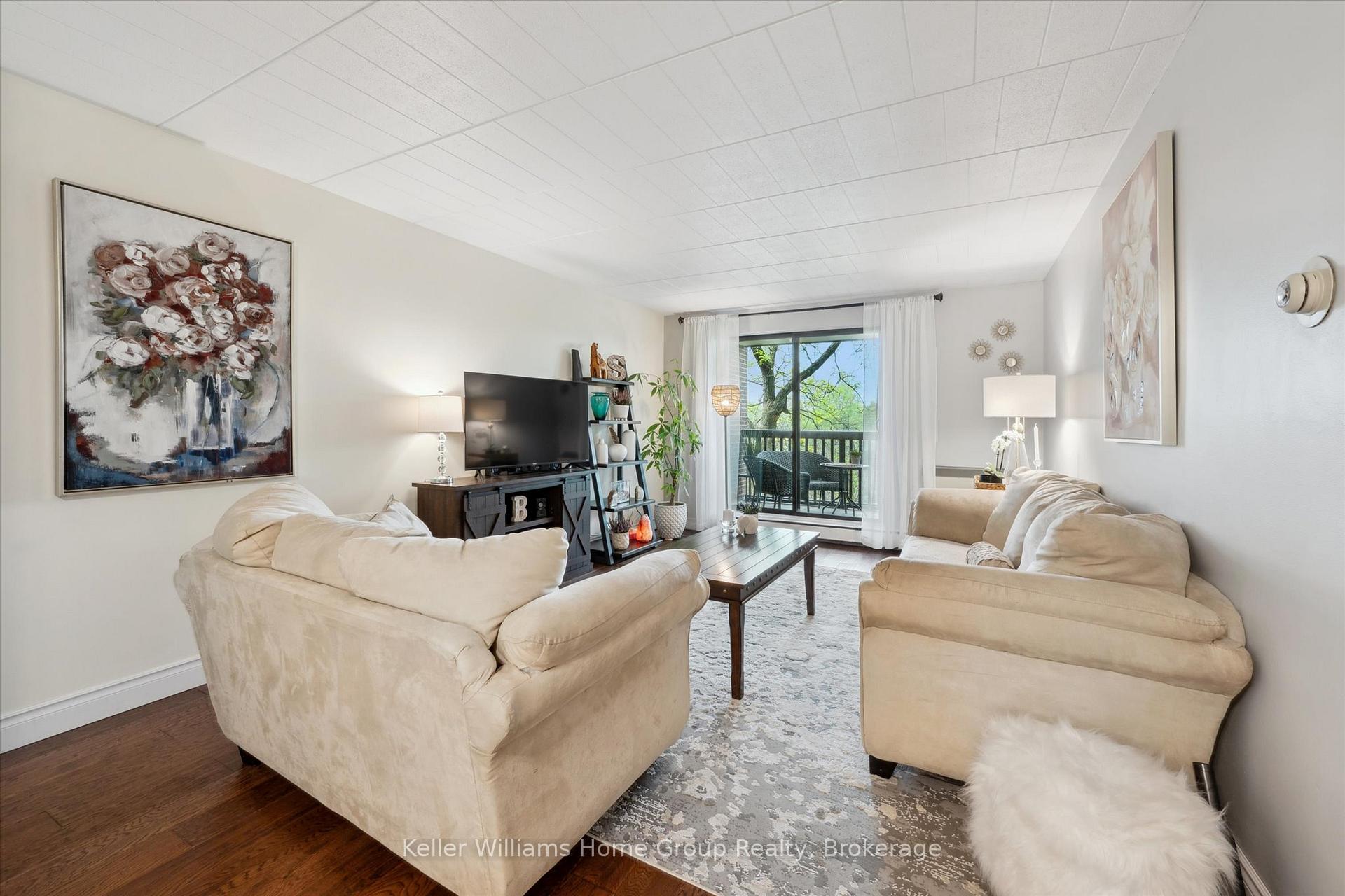 Photo 6 of Unit 22, 63 Conroy Crescent, Guelph, Dovercliffe Park/Old University — HOMEH