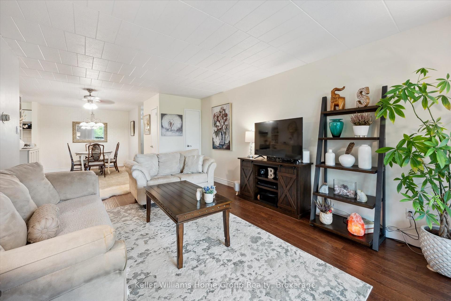 Photo 7 of Unit 22, 63 Conroy Crescent, Guelph, Dovercliffe Park/Old University — HOMEH