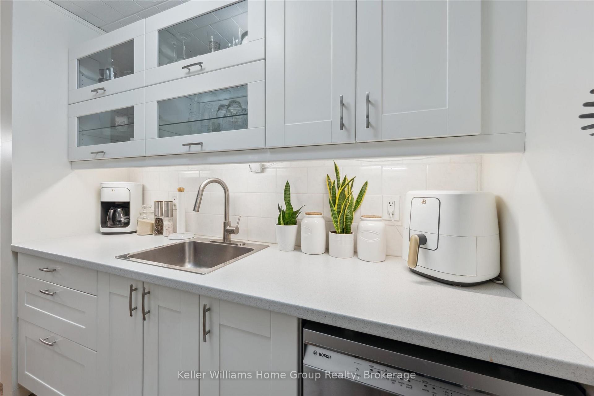 Photo 14 of Unit 22, 63 Conroy Crescent, Guelph, Dovercliffe Park/Old University — HOMEH