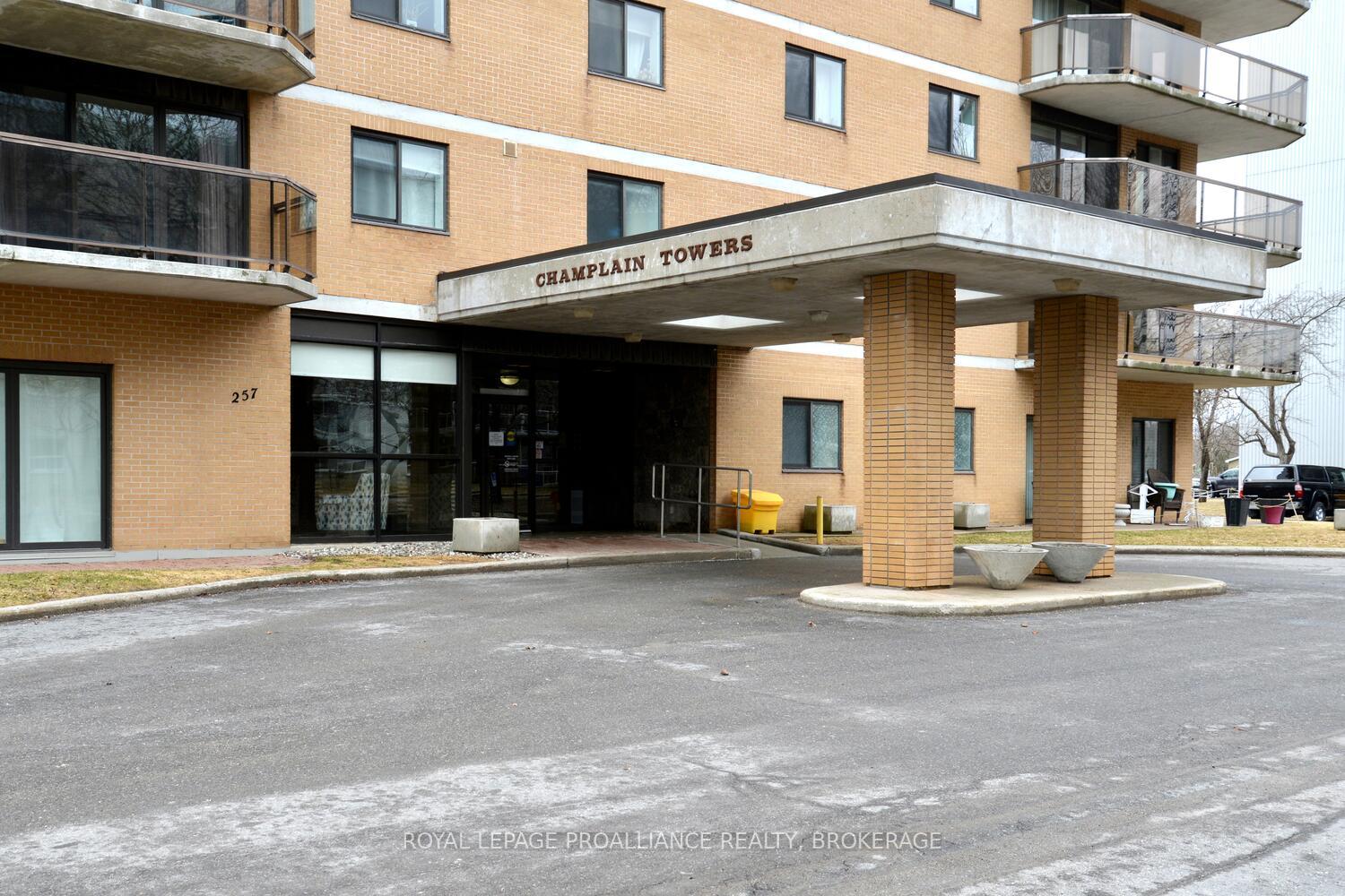 Photo 2 of Unit 204, 257 Bath Road, Kingston, West of Sir John A. Blvd — HOMEH