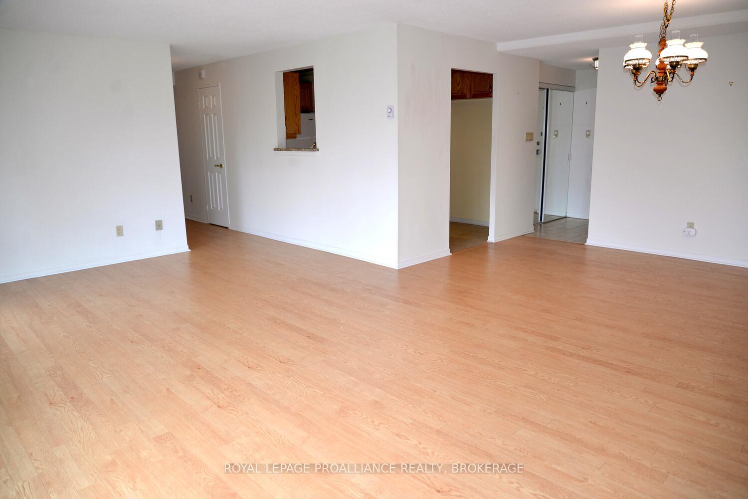 Photo 8 of Unit 204, 257 Bath Road, Kingston, West of Sir John A. Blvd — HOMEH