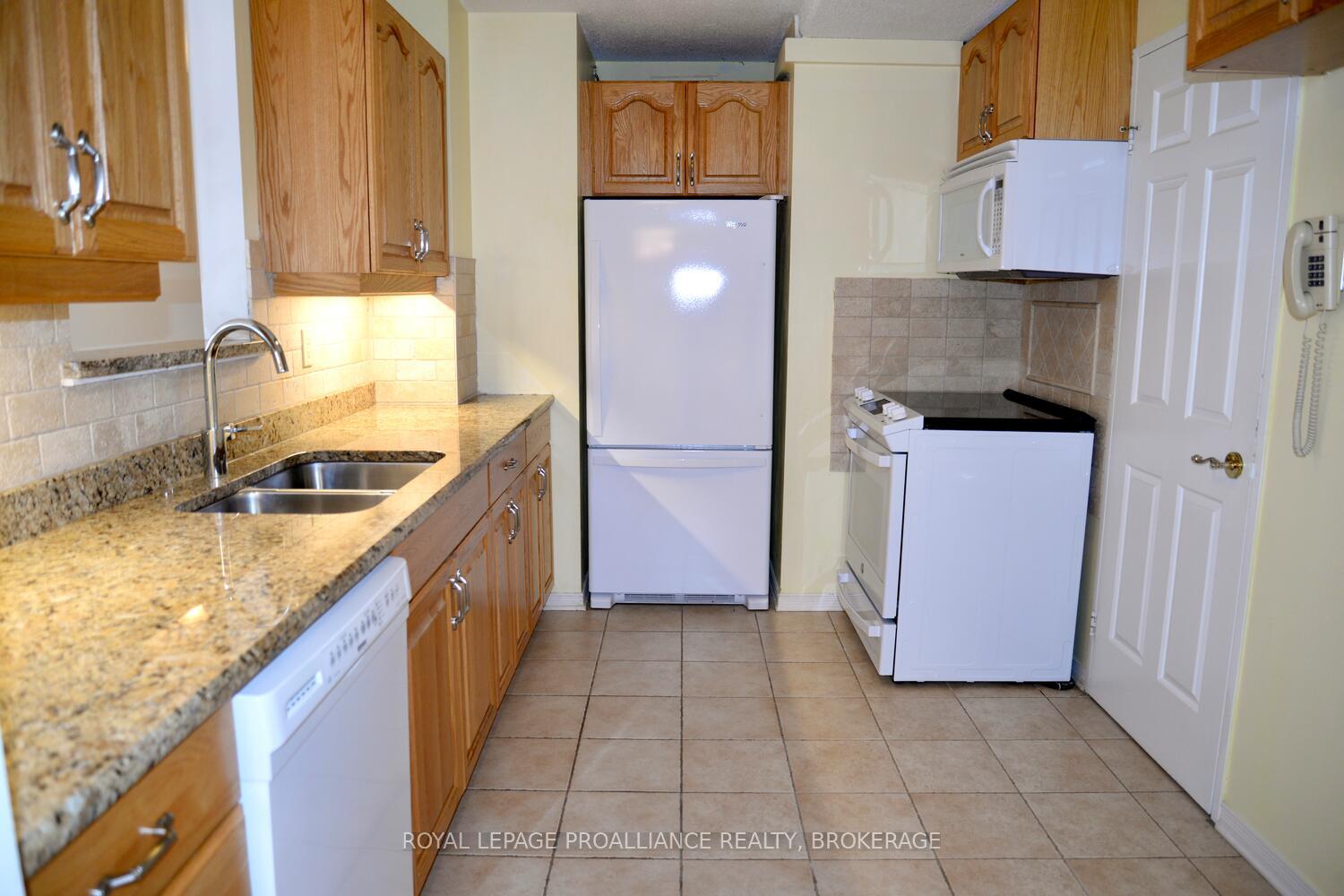 Photo 10 of Unit 204, 257 Bath Road, Kingston, West of Sir John A. Blvd — HOMEH
