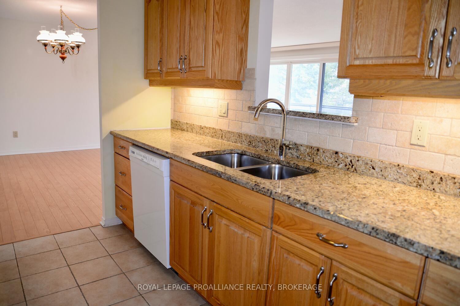 Photo 13 of Unit 204, 257 Bath Road, Kingston, West of Sir John A. Blvd — HOMEH