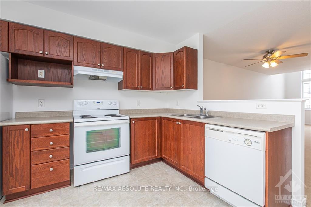 Photo 10 of 260 Gershwin, Ottawa, Westcliffe Estates — HOMEH