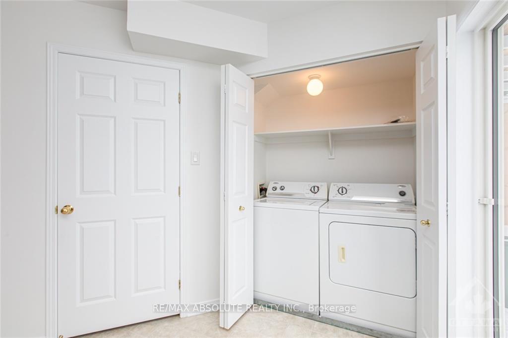 Photo 11 of 260 Gershwin, Ottawa, Westcliffe Estates — HOMEH