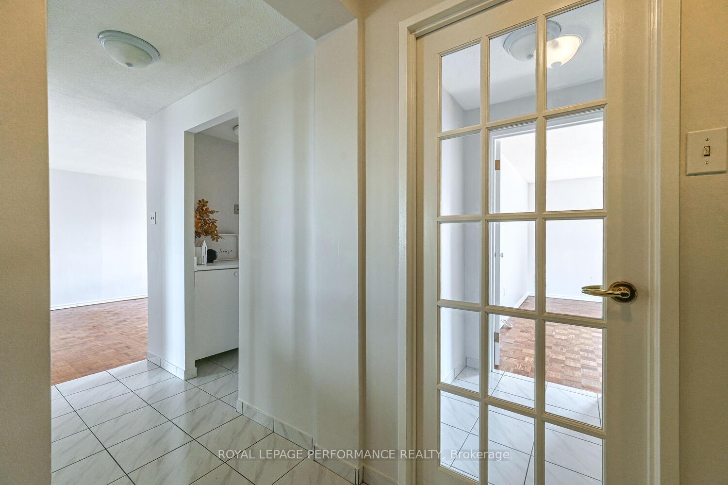 Photo 4 of Unit 607, 1356 Meadowlands Drive E, Ottawa, Borden Farm/Stewart Farm/Carleton Heights/Parkwood Hills — HOMEH