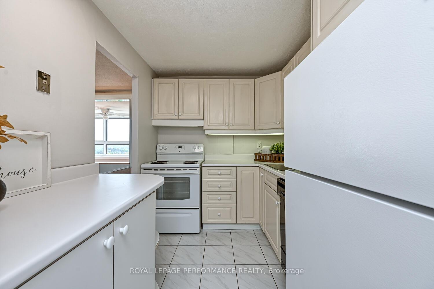 Photo 21 of Unit 607, 1356 Meadowlands Drive E, Ottawa, Borden Farm/Stewart Farm/Carleton Heights/Parkwood Hills — HOMEH
