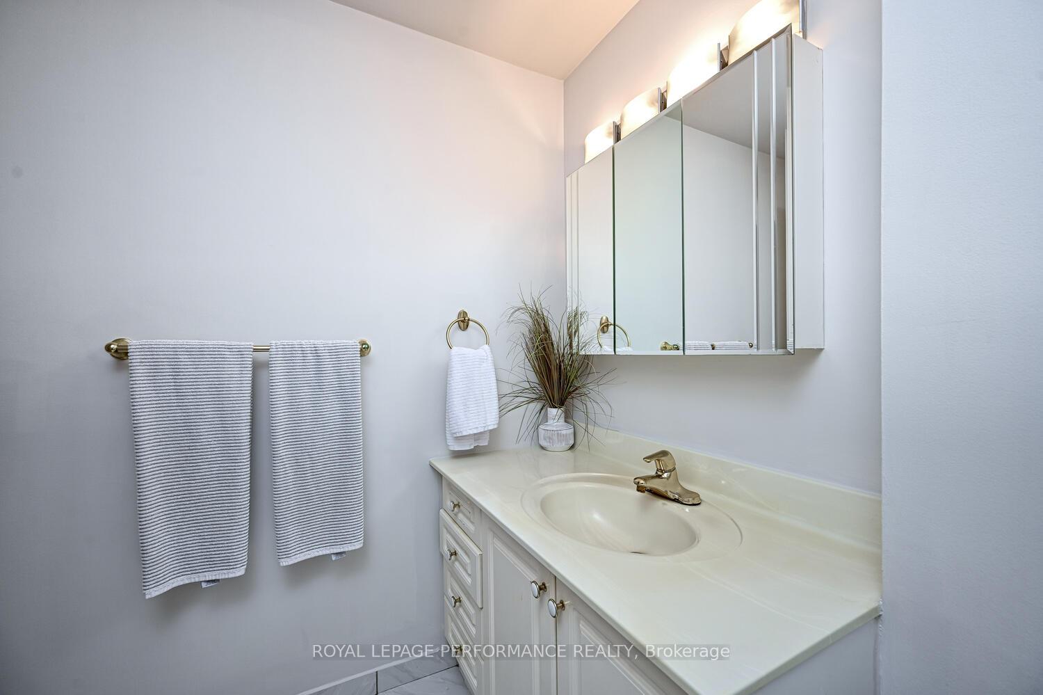 Photo 26 of Unit 607, 1356 Meadowlands Drive E, Ottawa, Borden Farm/Stewart Farm/Carleton Heights/Parkwood Hills — HOMEH
