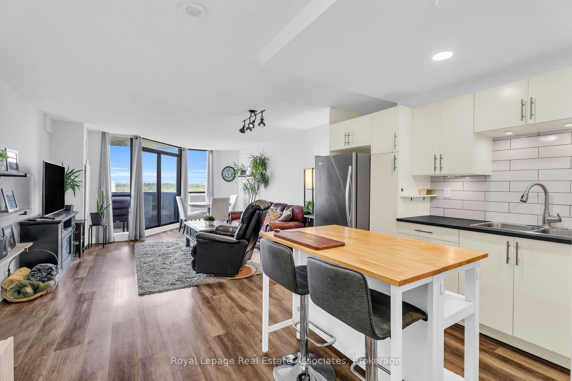 Photo 1 of Unit 905, 20 Mcfarlane Drive, Halton Hills, Georgetown — HOMEH