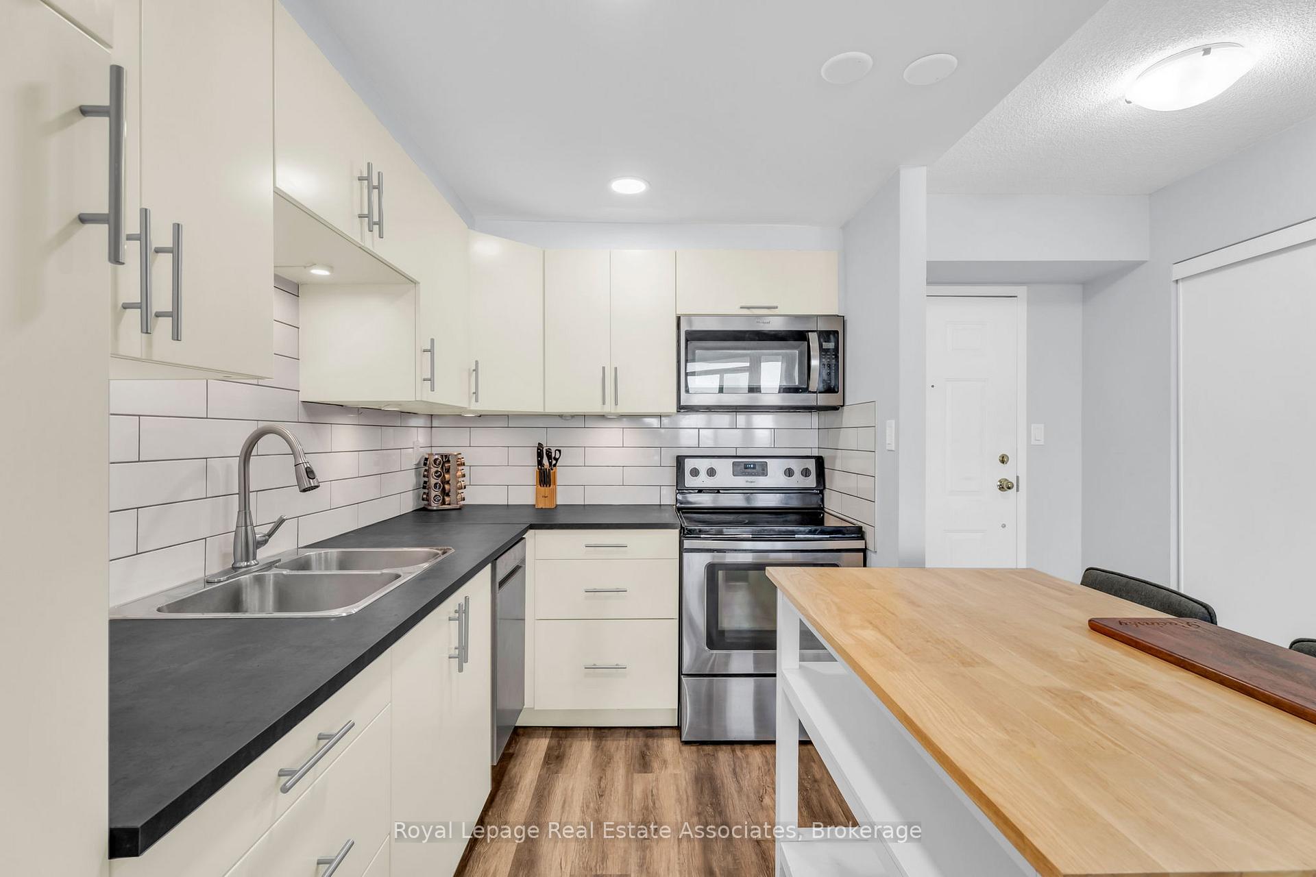 Photo 7 of Unit 905, 20 Mcfarlane Drive, Halton Hills, Georgetown — HOMEH