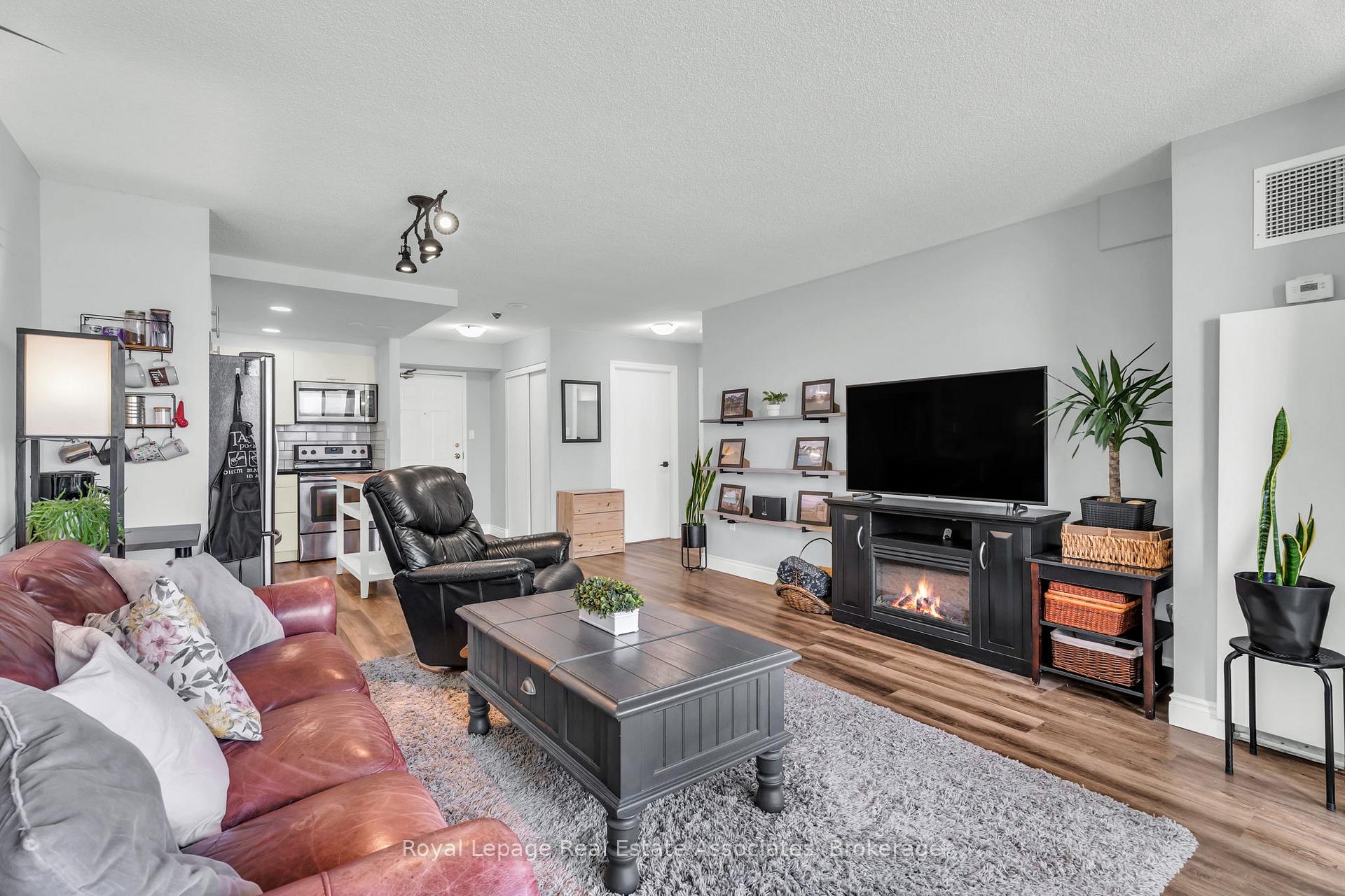 Photo 8 of Unit 905, 20 Mcfarlane Drive, Halton Hills, Georgetown — HOMEH