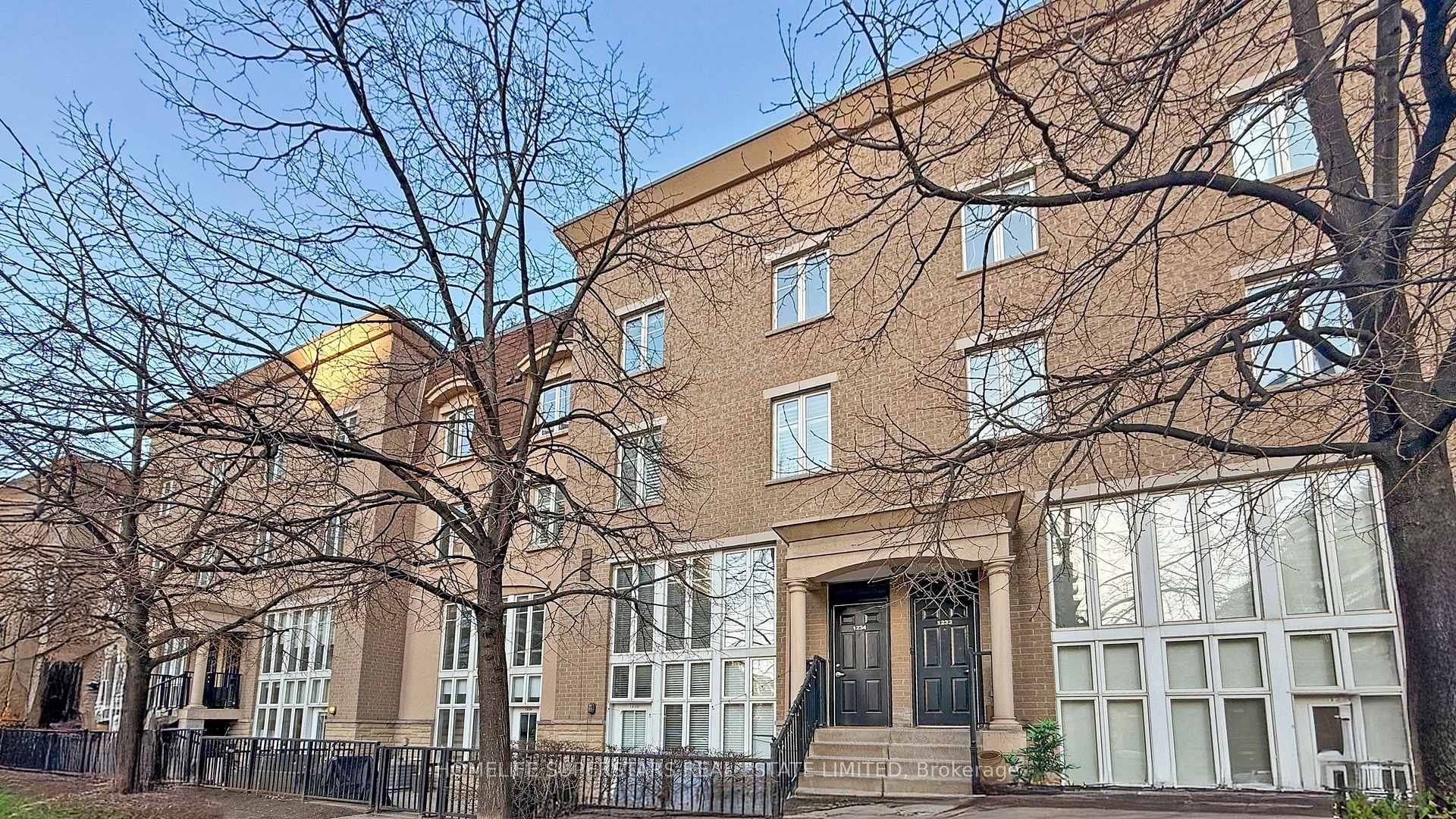 Front of Unit 1234, 21 Pirandello Street