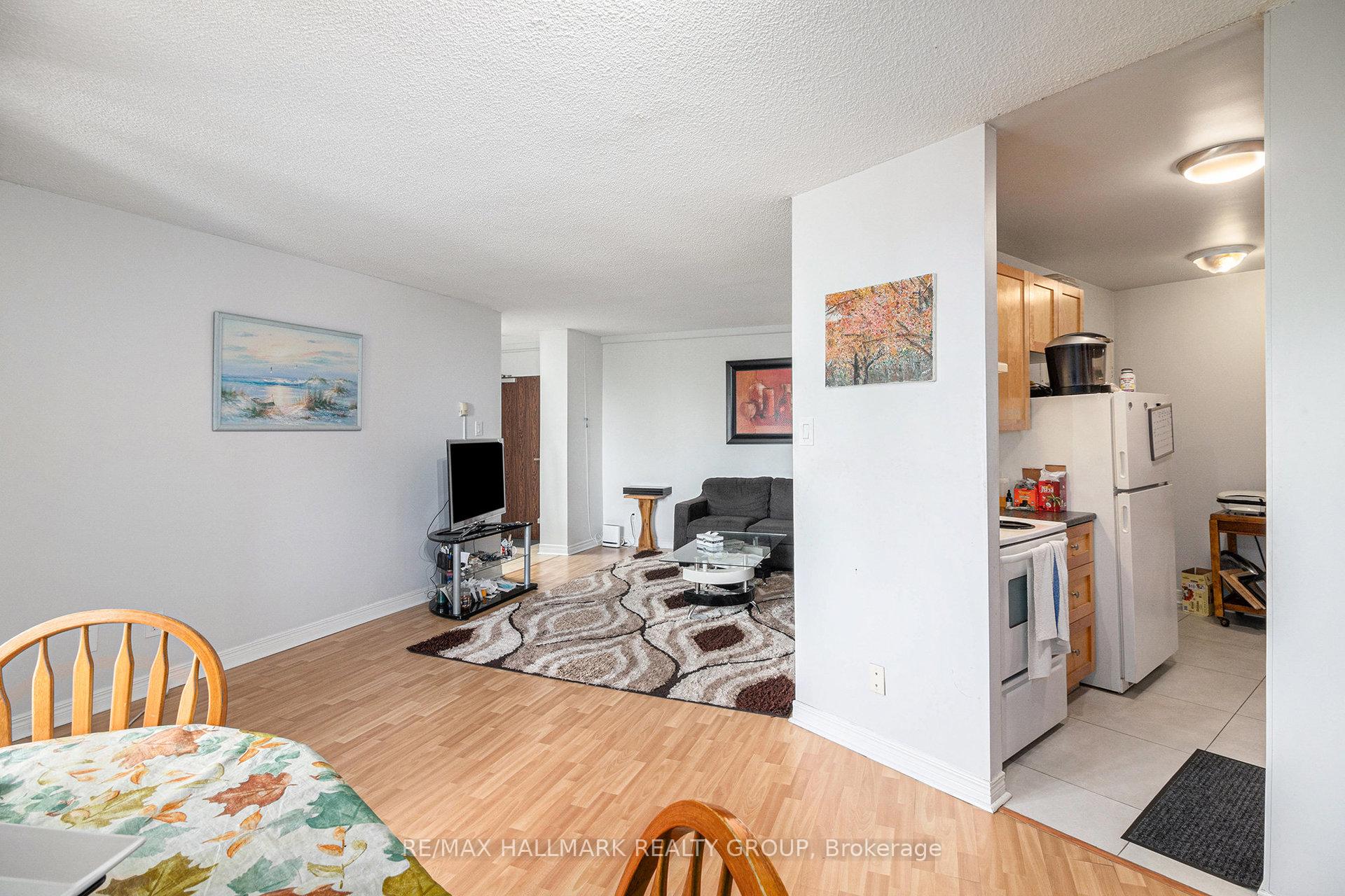 Photo 8 of Unit 407, 2020 Jasmine Crescent, Ottawa, Beacon Hill South — HOMEH