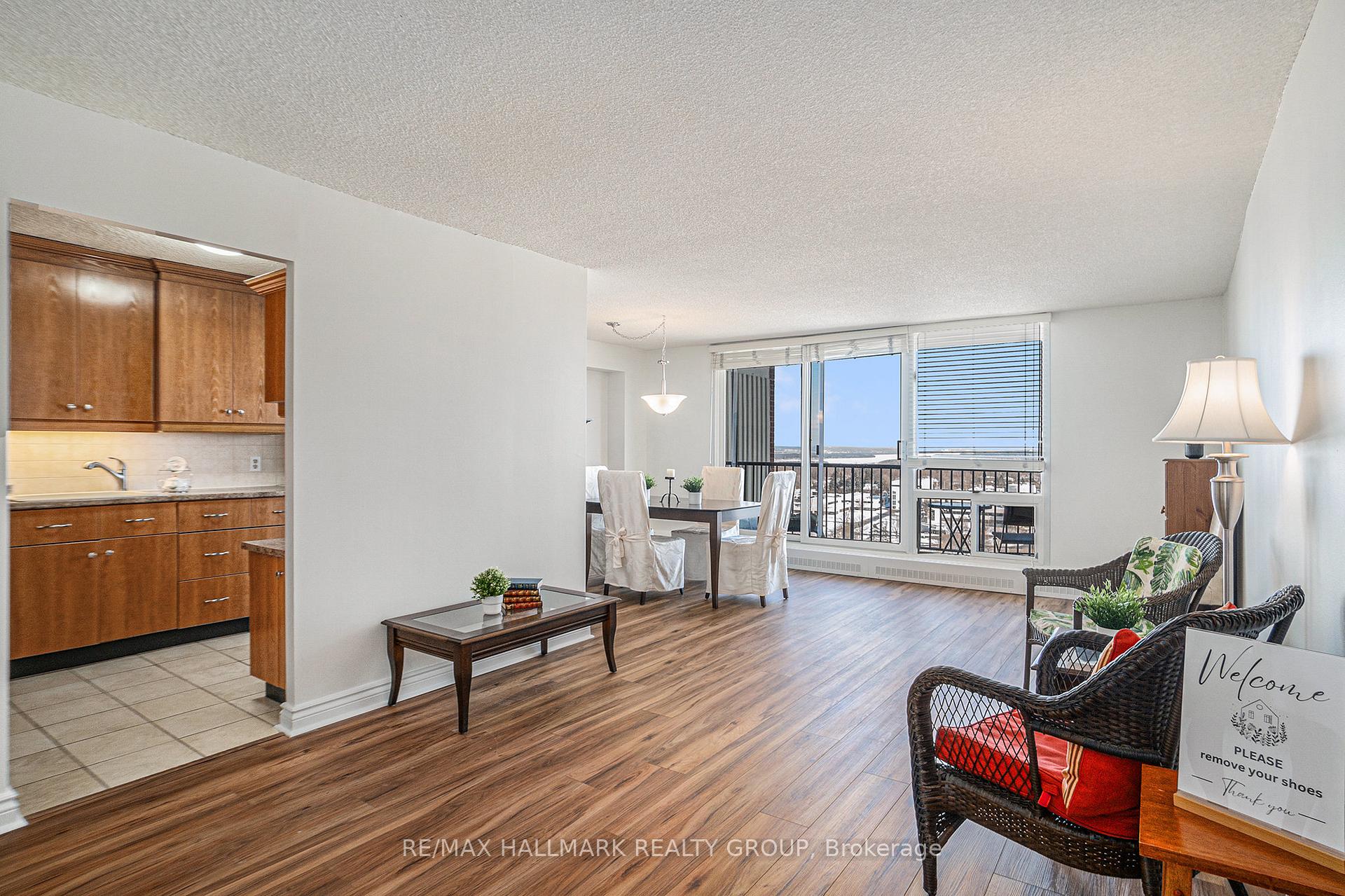 Photo 3 of Unit 1809, 665 Bathgate Drive, Ottawa, Carson Meadows — HOMEH