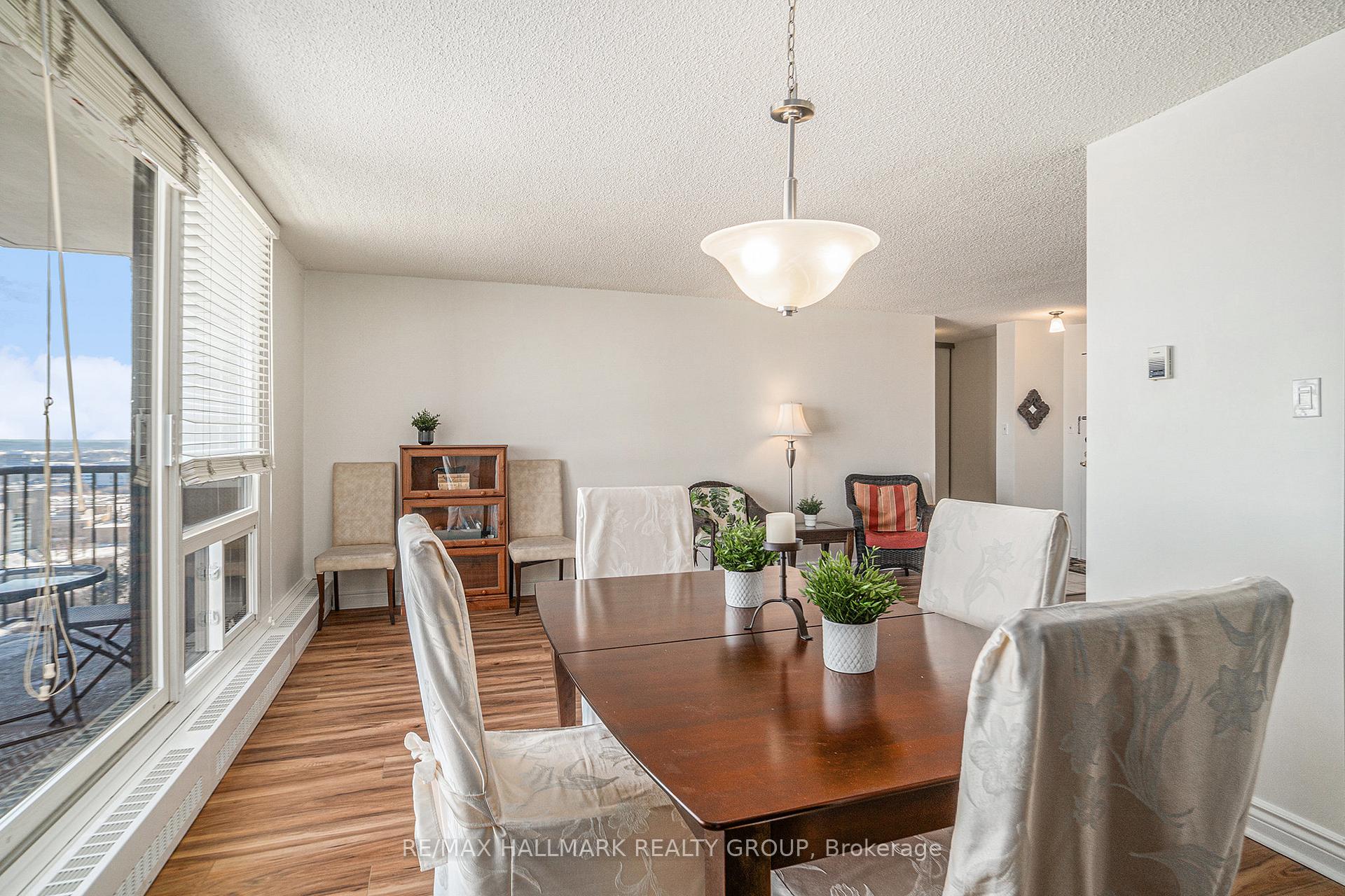 Photo 9 of Unit 1809, 665 Bathgate Drive, Ottawa, Carson Meadows — HOMEH