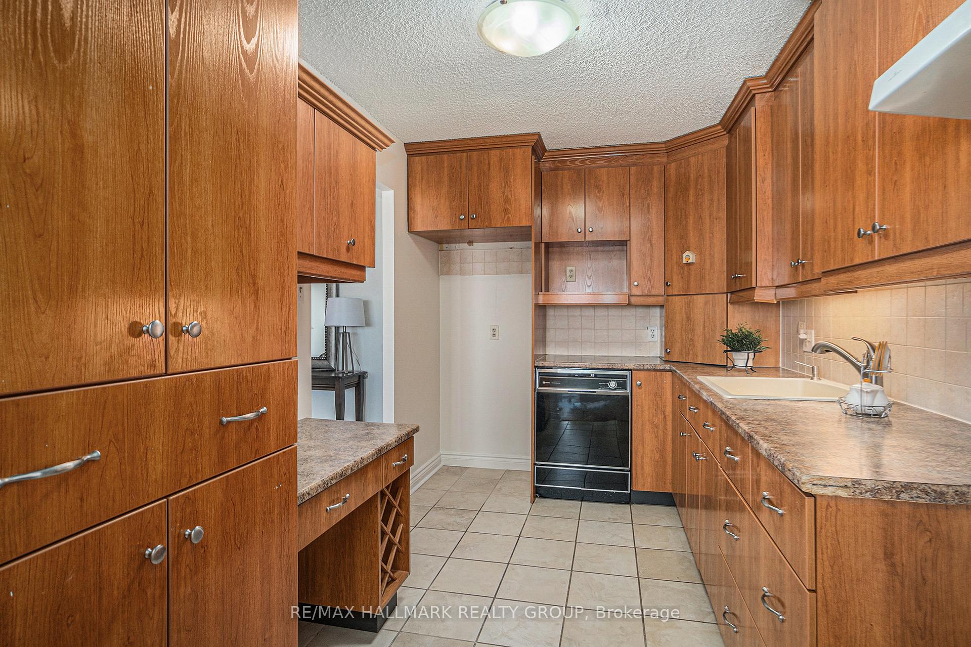 Photo 12 of Unit 1809, 665 Bathgate Drive, Ottawa, Carson Meadows — HOMEH