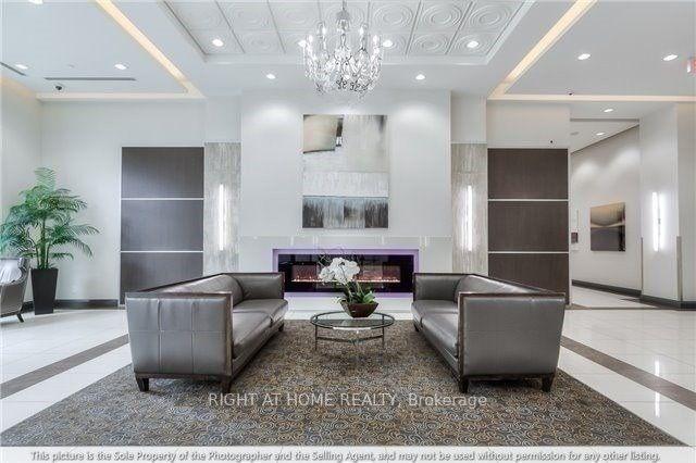 Photo 8 of Unit Ph209, 7161 Yonge Street, Markham, Thornhill — HOMEH