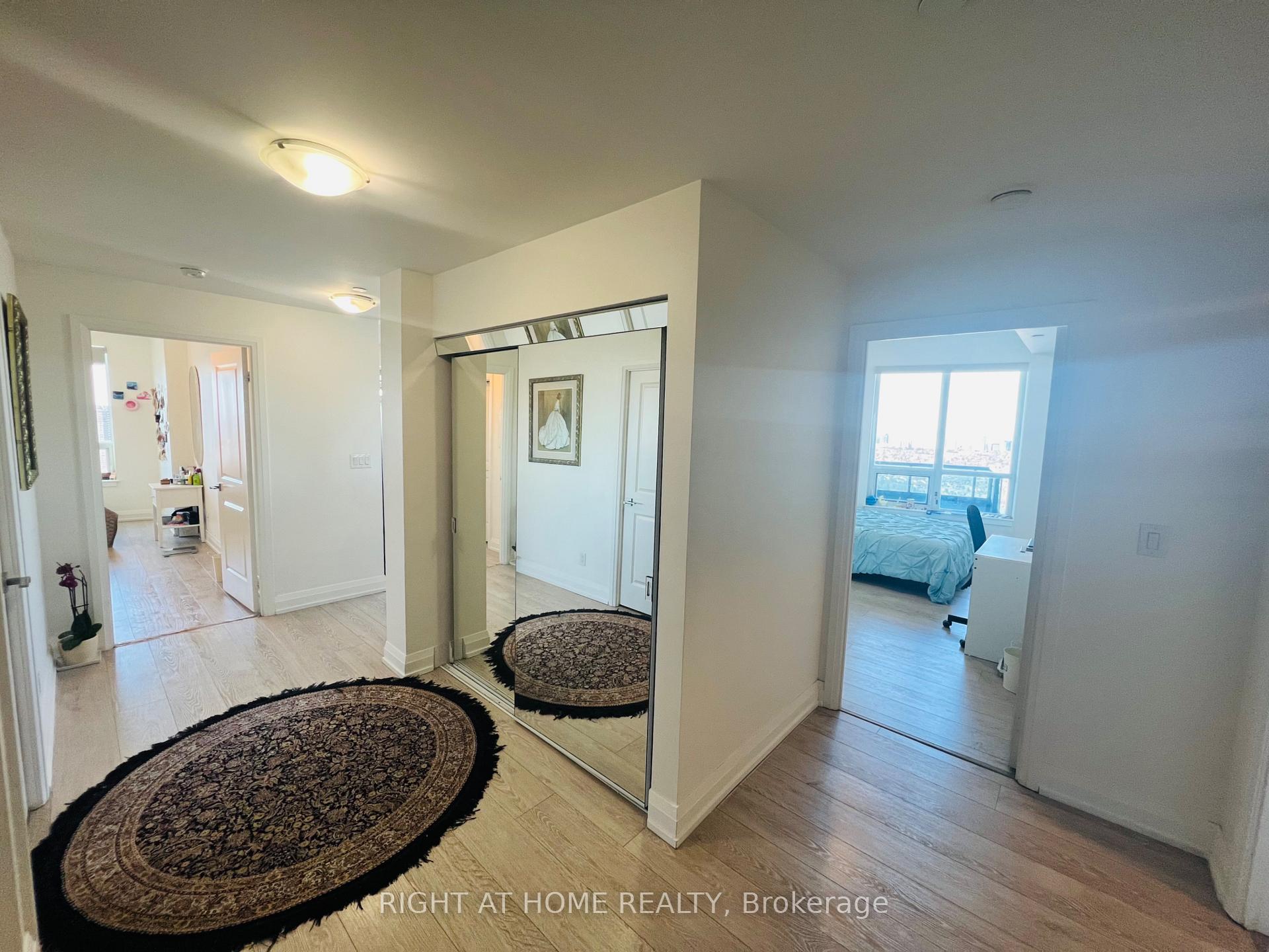 Photo 10 of Unit Ph209, 7161 Yonge Street, Markham, Thornhill — HOMEH