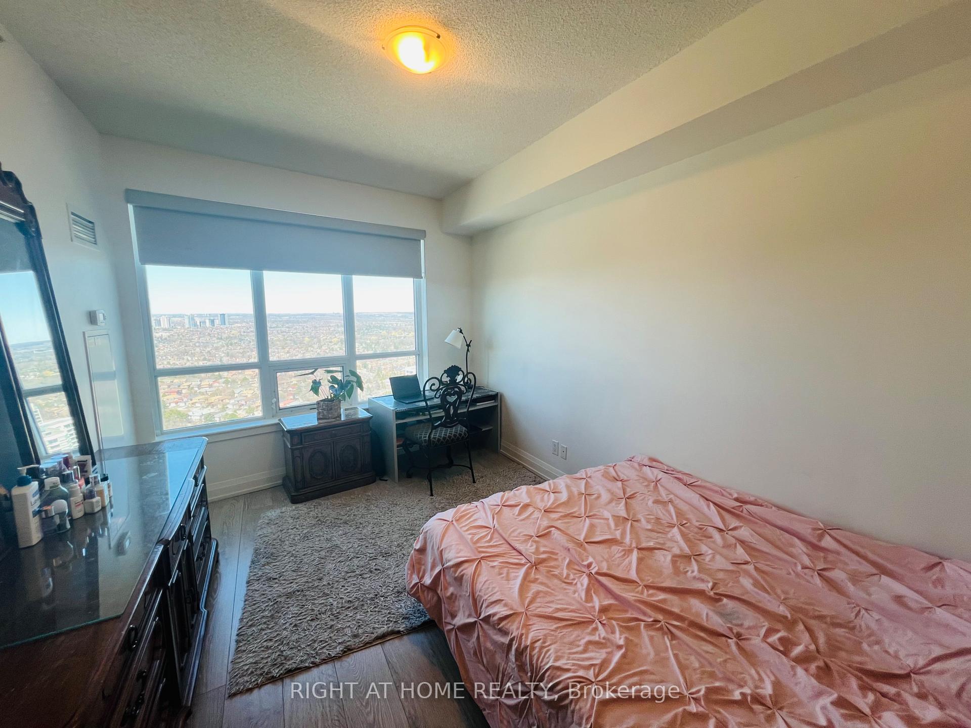 Photo 12 of Unit Ph209, 7161 Yonge Street, Markham, Thornhill — HOMEH