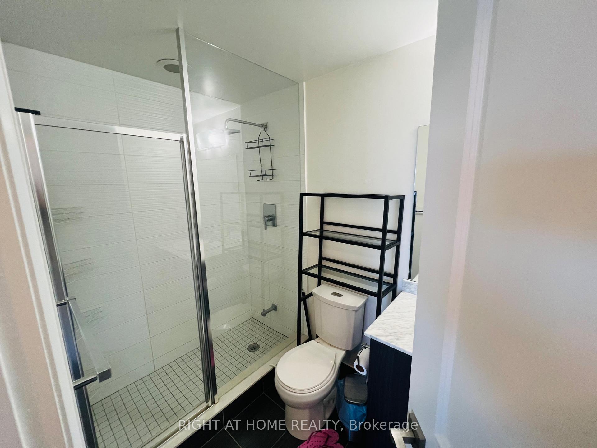 Photo 15 of Unit Ph209, 7161 Yonge Street, Markham, Thornhill — HOMEH