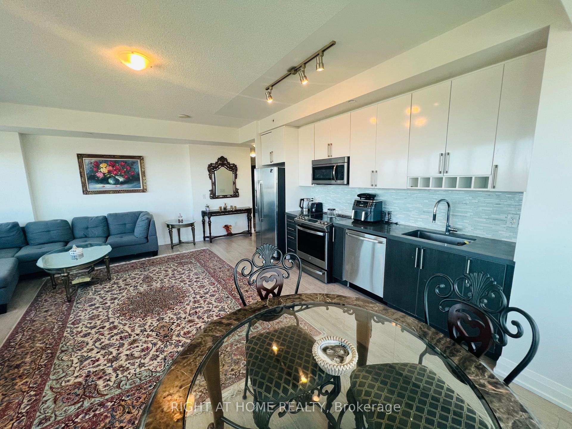 Photo 25 of Unit Ph209, 7161 Yonge Street, Markham, Thornhill — HOMEH