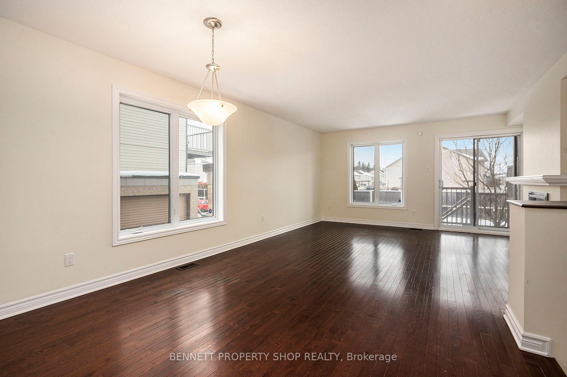 Photo 6 of Unit B, 625 Chapman Mills Drive, Ottawa, Barrhaven - Strandherd — HOMEH