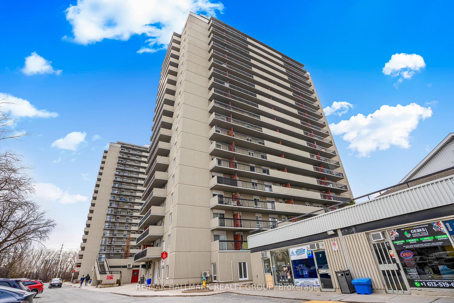 Front of Unit 805, 158B Mcarthur Avenue S