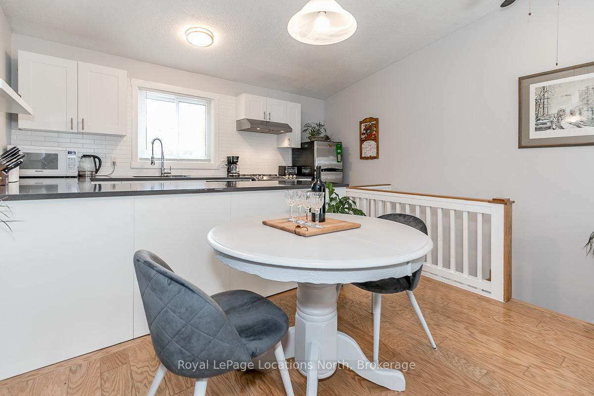 Photo 18 of 167 Escarpment Crescent, Collingwood — HOMEH