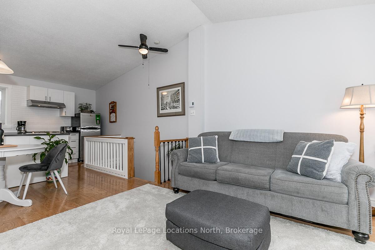 Photo 20 of 167 Escarpment Crescent, Collingwood — HOMEH