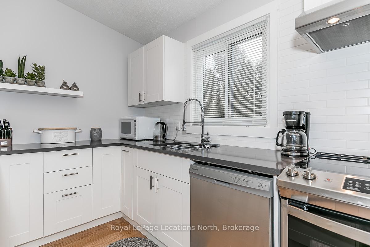 Photo 35 of 167 Escarpment Crescent, Collingwood — HOMEH