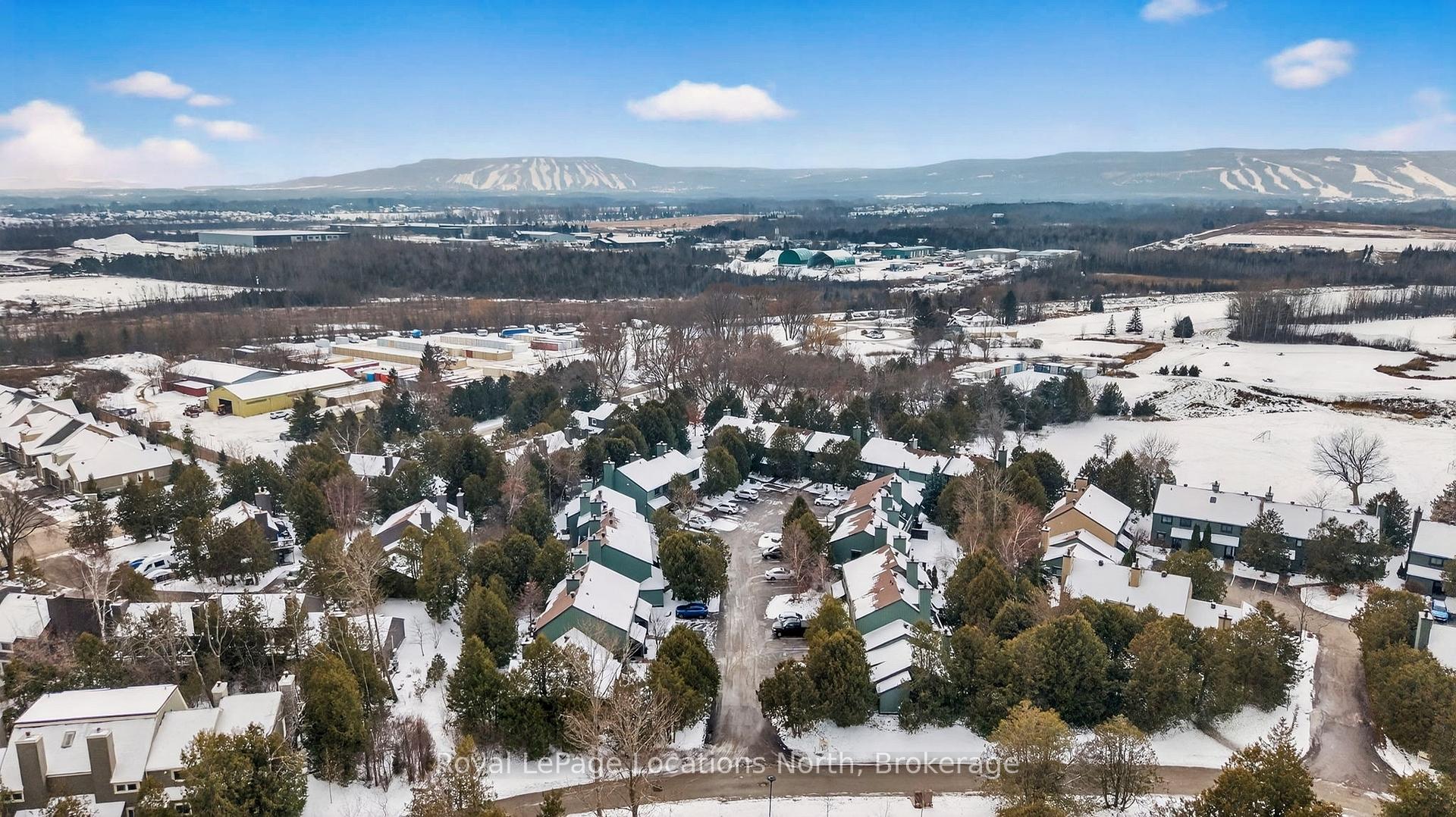 Photo 42 of 167 Escarpment Crescent, Collingwood — HOMEH