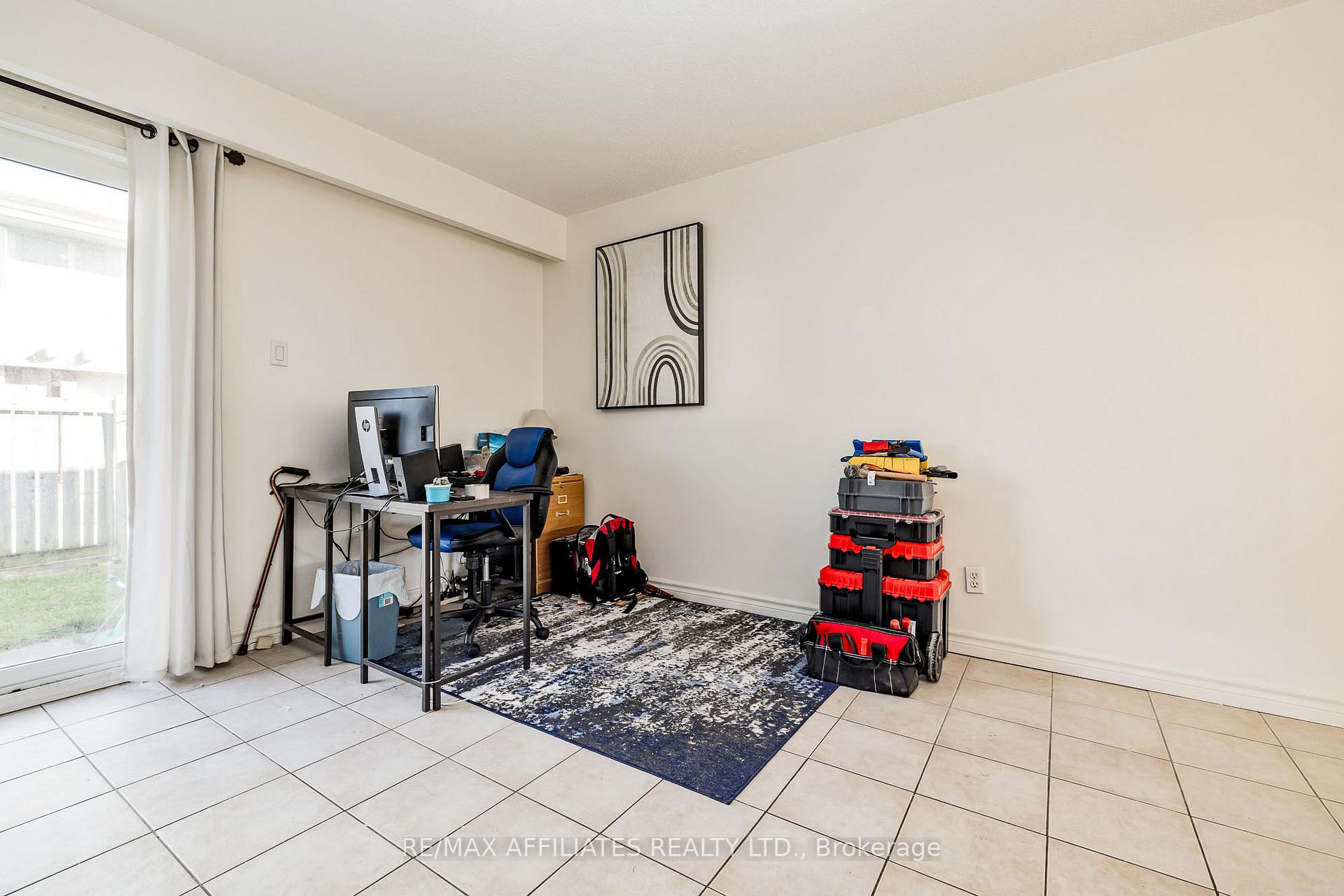 Photo 11 of Unit C, 479 Moodie Drive, Ottawa, Arbeatha Park — HOMEH