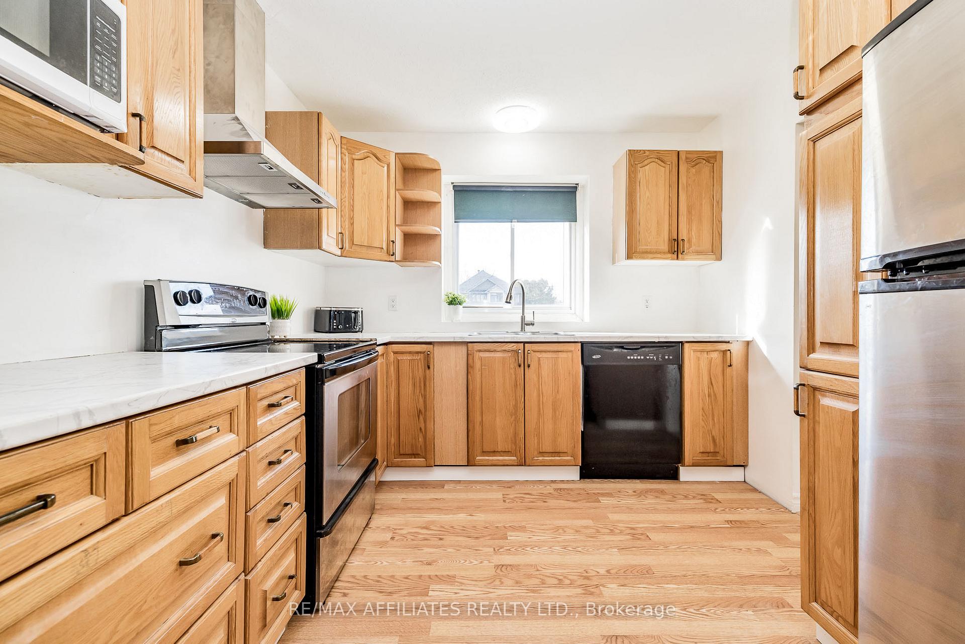 Photo 13 of Unit C, 479 Moodie Drive, Ottawa, Arbeatha Park — HOMEH